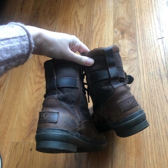 UGG Leather Zip up Boot Size 6 - Picture 7 of 8